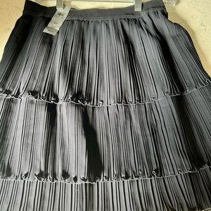 Brand New Ann Taylor tiered ruffle skirt! 💙Navy, small petite 19 inches